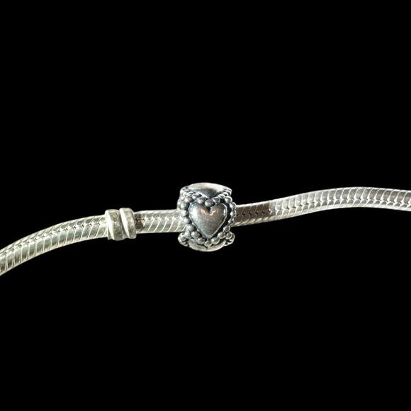 Authentic Pandora Everlasting Love Charm Sterling silver - Picture 1 of 1